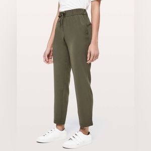Lululemon On The Fly Pant *Woven 28" Dark Olive